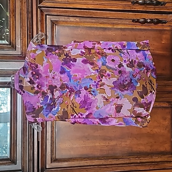 CABI FALL 2024 FUSHIA PRINT SLEEVESS TOP - SZ. XS. WORN TWICE - EUC! - Picture 3 of 3